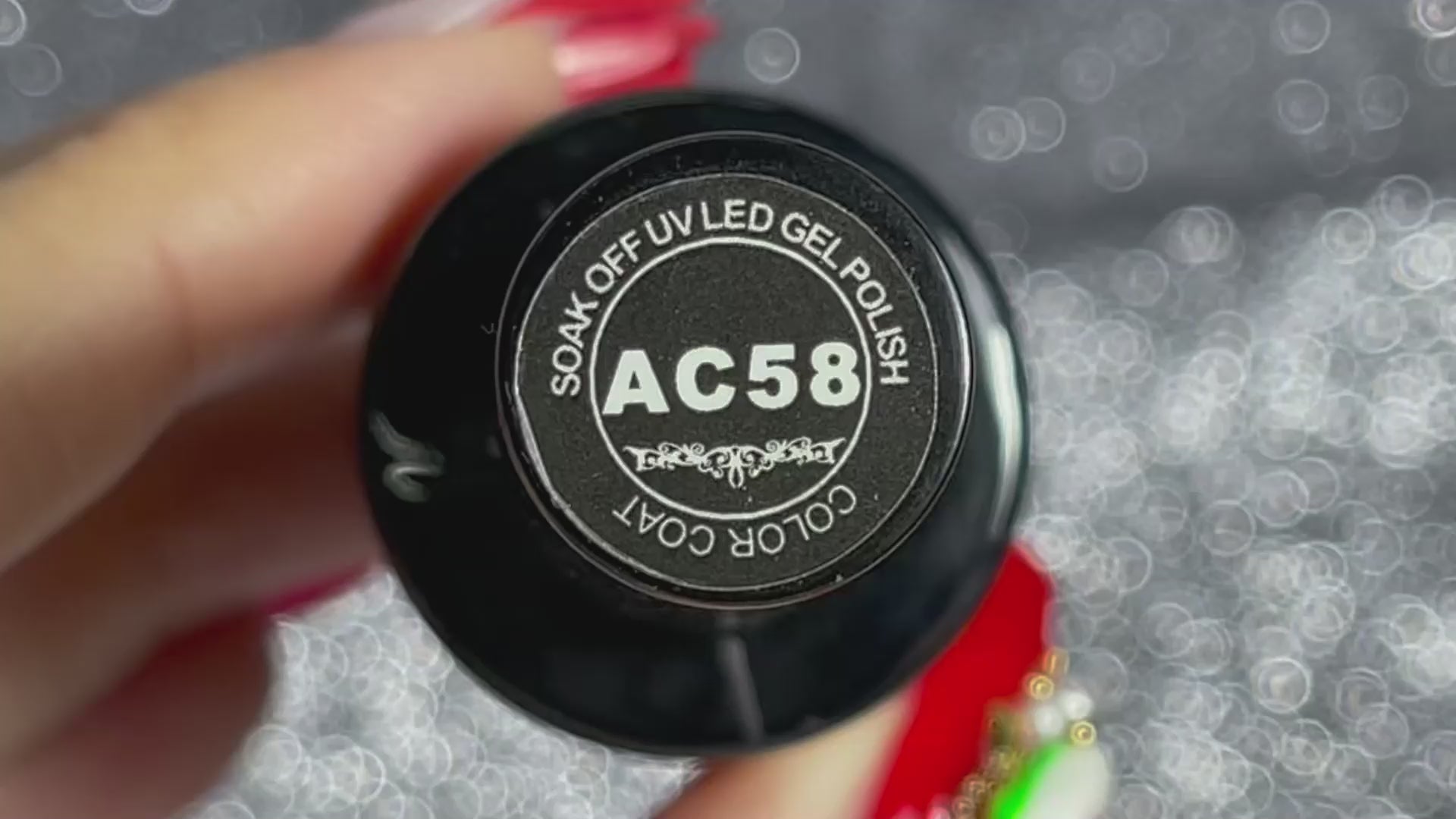 Tutoriel d'application du vernis gel bordeaux-prune obscur AC-58 Beautilux  
