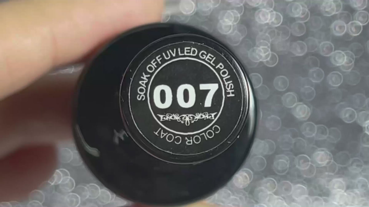 Application du vernis gel rouge mystérieux B-007 Beautilux